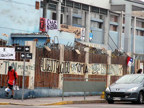 Autoridades de Educación adoptan medidas para evitar sexo en tomas de liceos en Antofagasta