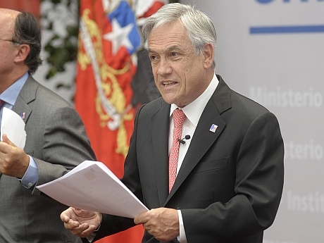 Piñera lanzó ChileAtiende, la caja única para hacer trámites en Fonasa, Sernac y otros en un solo lugar Piñera lanzó ChileAtiende, la caja única para hacer trámites en Fonasa, Sernac y otros en un solo lugar
