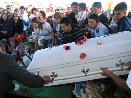 Funerales de Macarena (R. Pinto)