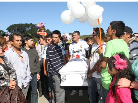 Funerales de Macarena (R. Pinto)