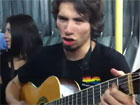 Joven que canta en el Transantiago tiene casi 500 mil visitas en Youtube Joven que canta en el Transantiago tiene casi 500 mil visitas en Youtube