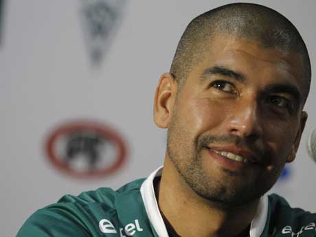 <b>Jorge Ormeño</b> fue presentado hoy como el primer refuerzo de Wanderers. - file_20120613151231