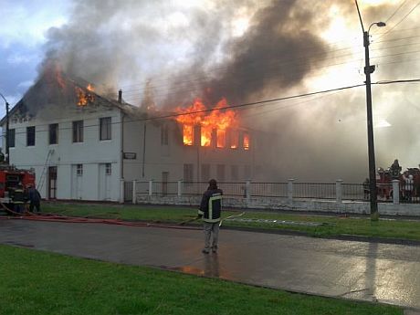 Bomberos logró controlar el incendio en el internado San José de Villarrica