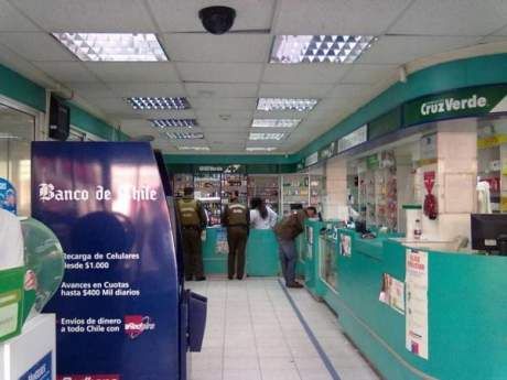 Asaltaron una farmacia Cruz Verde en el centro de San Asaltaron una farmacia Cruz Verde en el centro de San