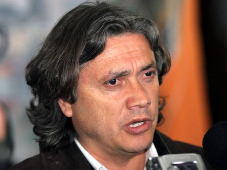 El Senador Navarro pidió disculpas a los ariqueños ofendidos por sus dichos en Twitter El Senador Navarro pidió disculpas a los ariqueños ofendidos por sus dichos en Twitter