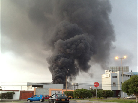 Tras más de cuatro horas finalmente el incendio del sector norte de Antofagasta fue controlado