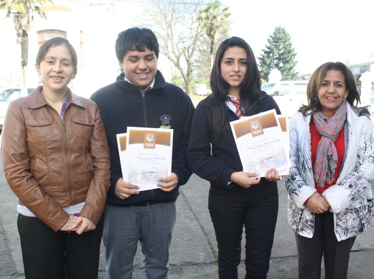 Alumnos Del Instituto Politécnico Y La Escuela Rural De Pucoihue ...