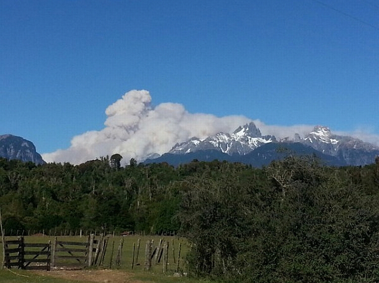 La comuna de Palena está en alerta roja por incendio forestal y existe