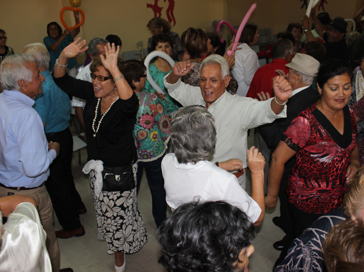 almuerzo árabe bailando cerca de Huelva almuerzo árabe bailando cerca de Huelva
