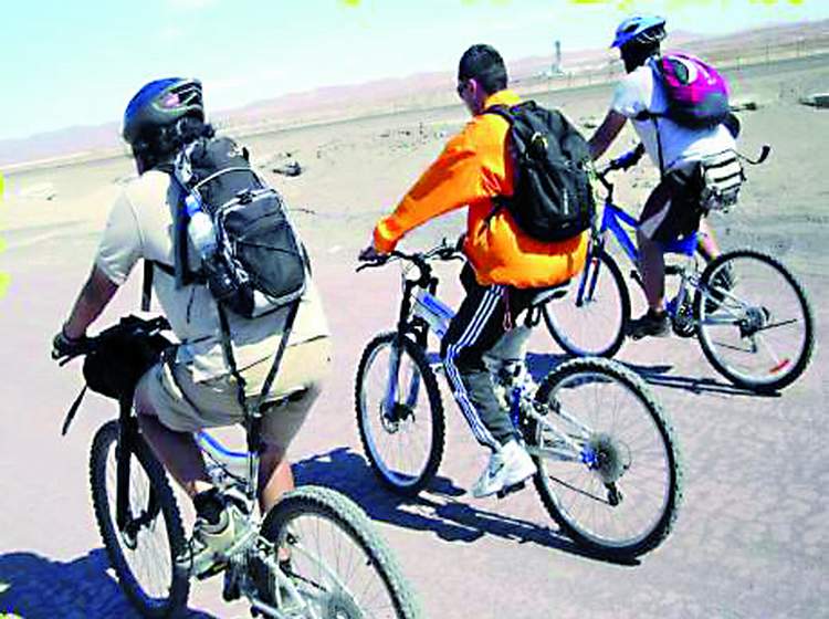 Invitaron a una cicletada para recorrer las salitreras de Pozo Almonte durante este fin de semana