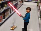 ¡Con efectos especiales!: un padre convierte a su hijo en una estrella de películas de acción