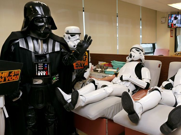 Darth Vader y un grupo de soldados imperiales donaron sangre en Tailandia