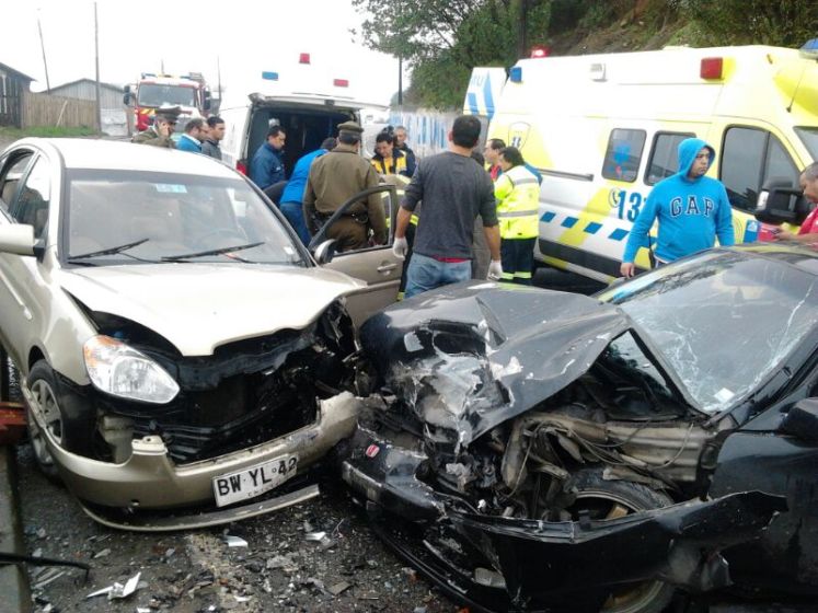 Tres Lesionados Dejó El Choque Frontal Entre Dos Autos En Lota