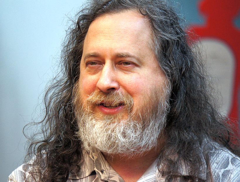 El ex hacker Richard Stallman presentará una charla sobre software libre en Temuco