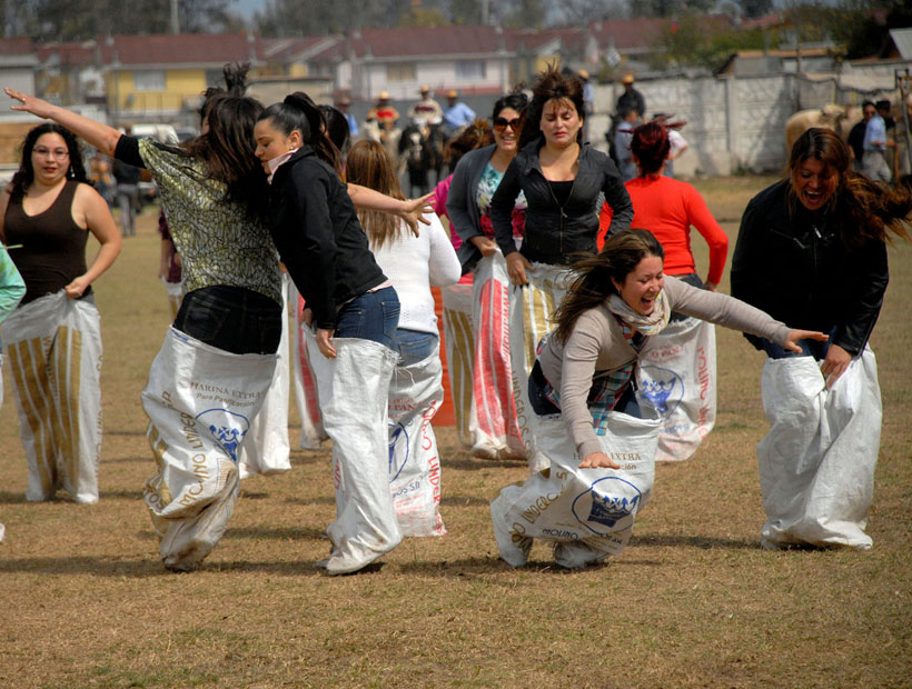 Desfiles y juegos populares marcan los días previos a las Fiestas Patrias en la provincia de Osorno