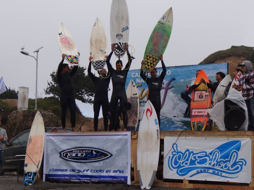 Surfista Exitoso en el Campeonato
