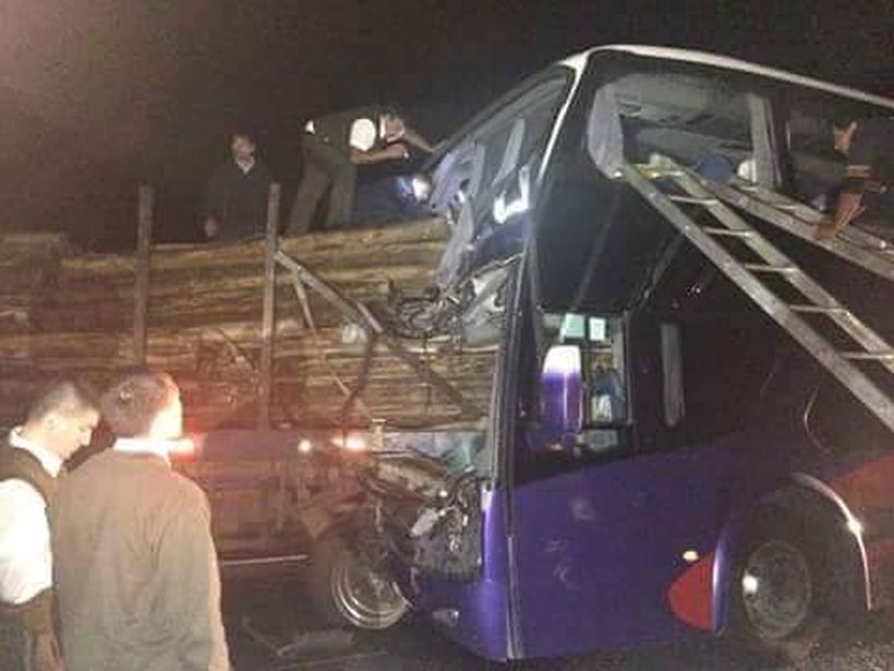 Un muerto y tres heridos de gravedad dejó accidente de Condor Bus en ...