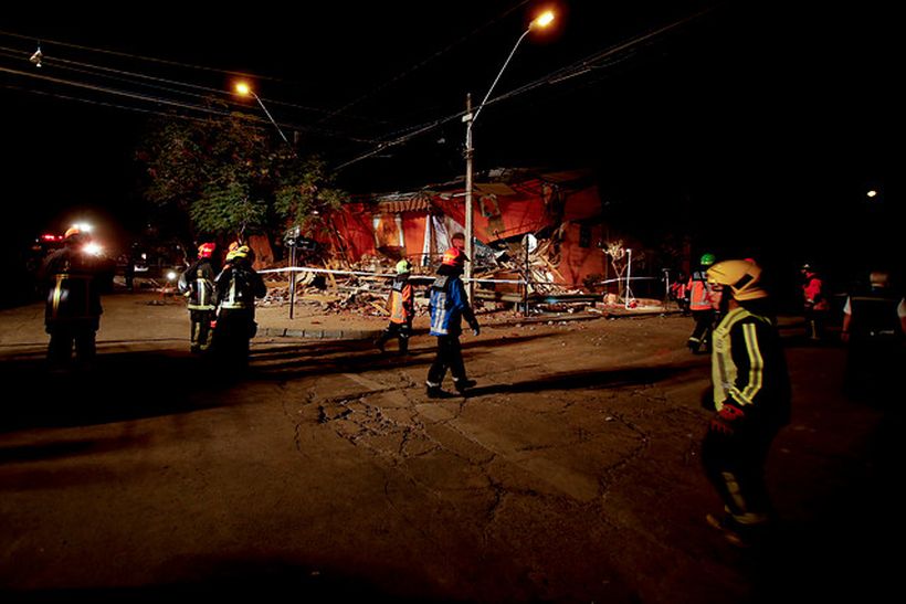 Un galpón con 40 locales se derrumbó en el Persa Bío Bío de Santiago
