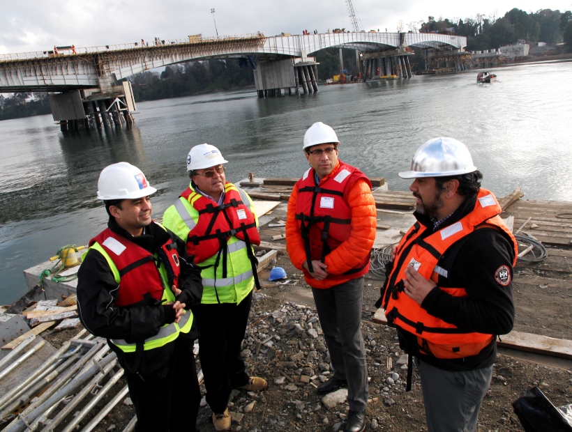 Las obras del puente Santa Elvira tienen un 72 de avance