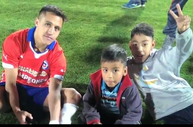 Lo que le dijeron los primos de Charles Aránguiz a Messi para tratar de consolarlo