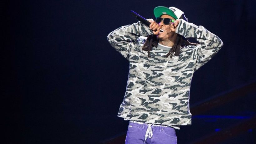 El rapero Lil Wayne fue expulsado de un avión por fumar marihuana