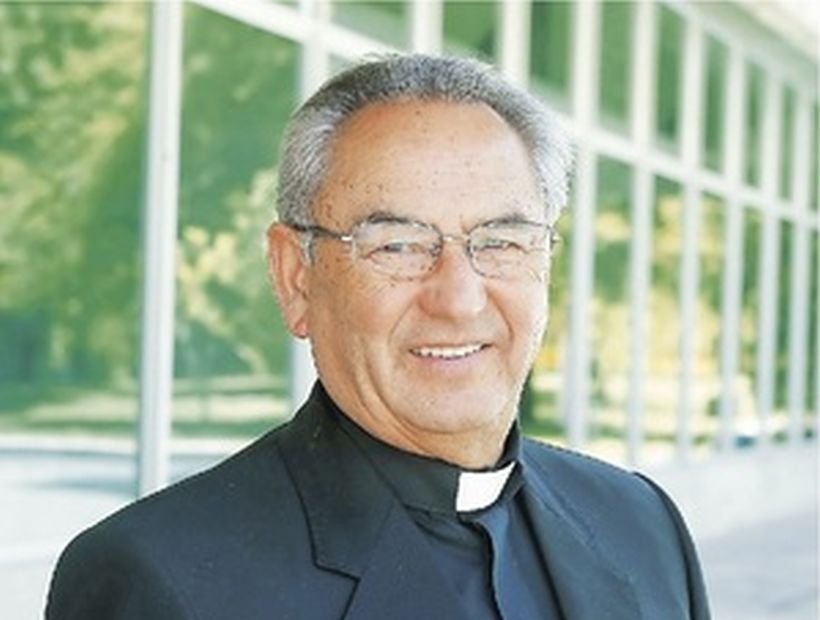 El Vaticano inició una investigación contra ex capellán del Colegio Apoquindo
