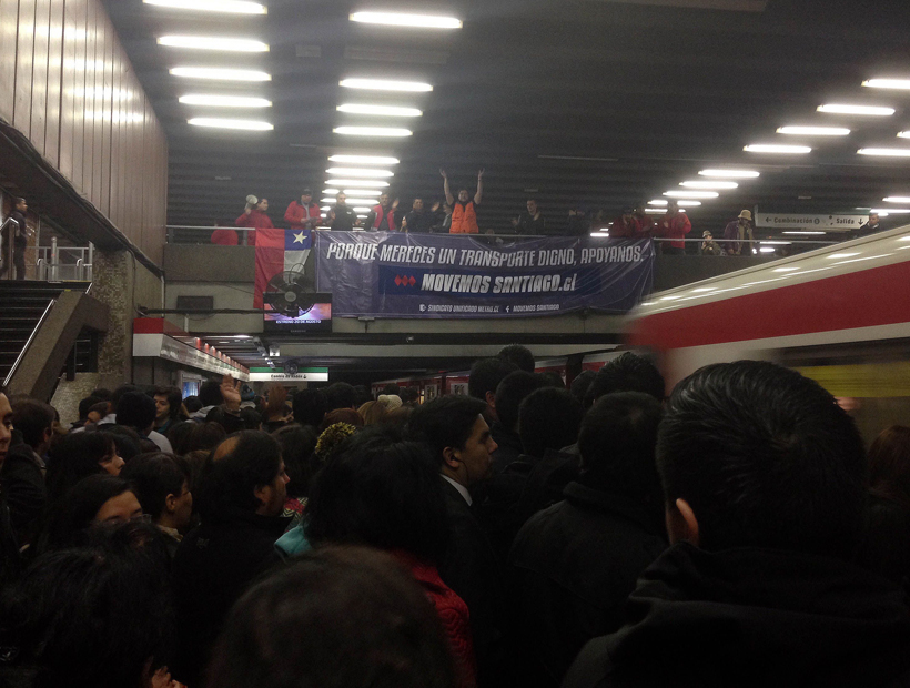 Manifestación de trabajadores del Metro produjo retraso en la