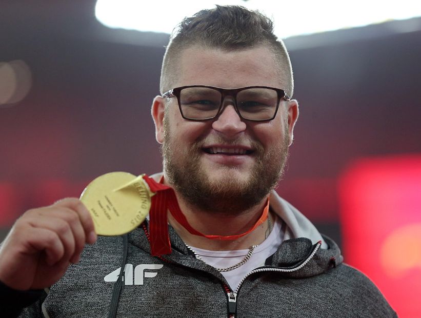 Campeón polaco en Beijing 2015 se emborrachó en el festejo y perdió su medalla de oro
