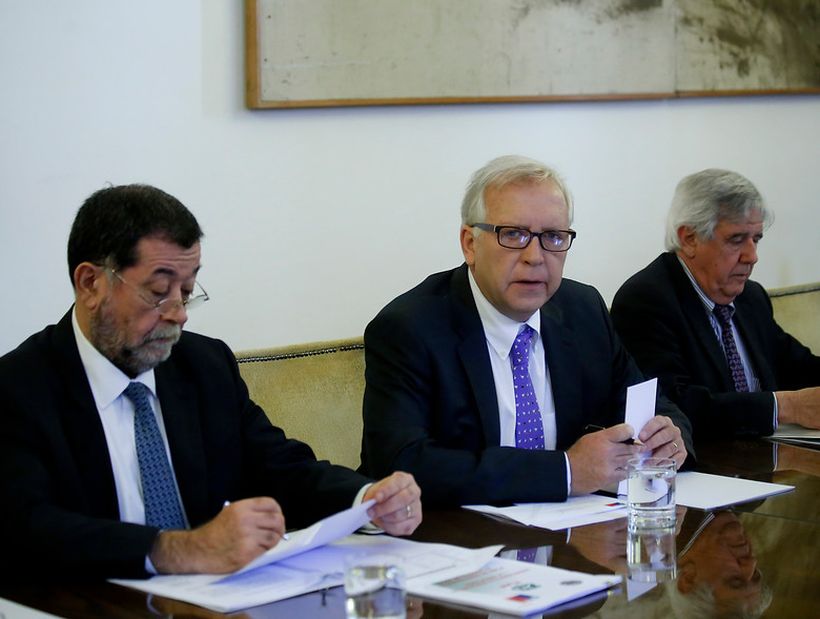 El ministro Burgos no sabe si Peñailillo borró información: 