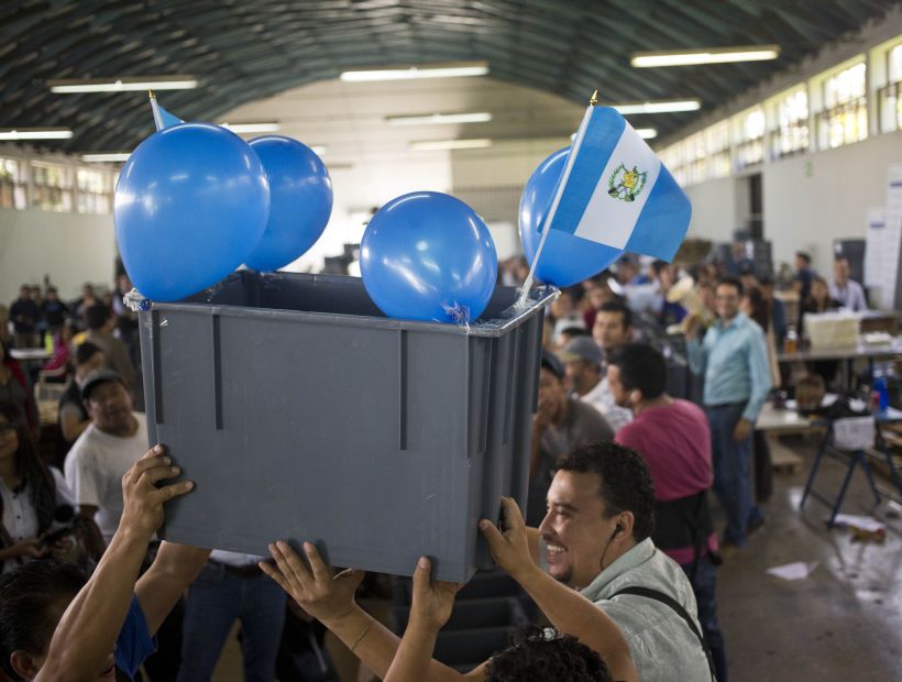 Terminaron las elecciones presidenciales de Guatemala precedidas por crisis