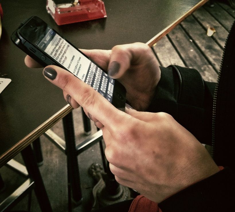 Hablar por celular es moda del pasado: sólo 6% de los jóvenes lo usa con esos fines