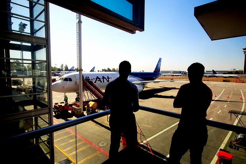 Paro en los aeropuertos: LAN cambiará los pasajes de quienes viajen el 15 de septiembre