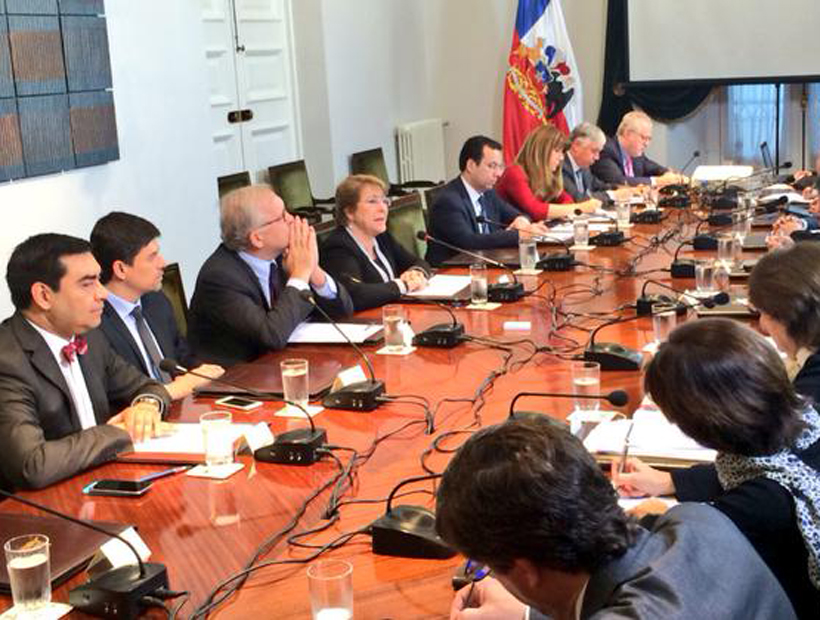 Bachelet encabeza consejo de gabinete centrado en el Presupuesto