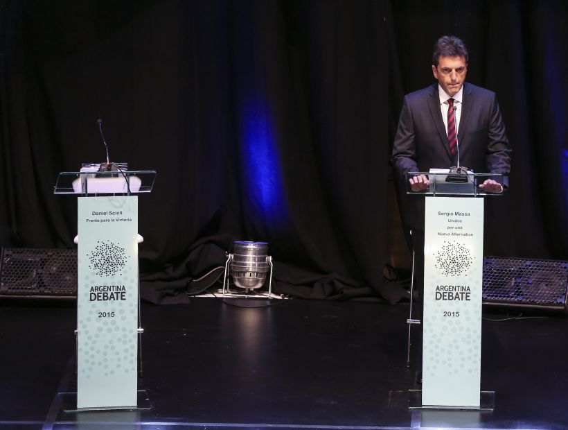 Sin el candidato oficialista se realizó el debate presidencial en Argentina