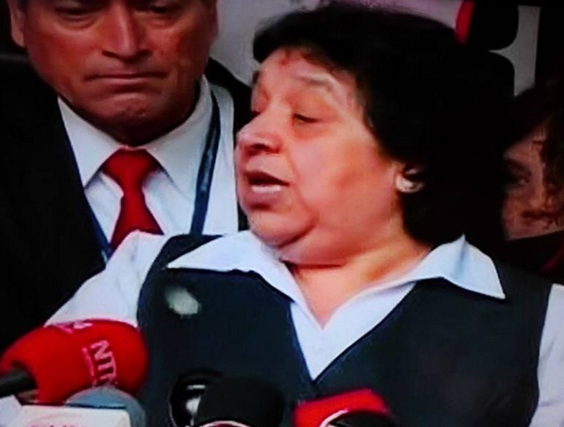Tensión en el Registro Civil: le lanzaron monedas a la presidenta Nelly Díaz