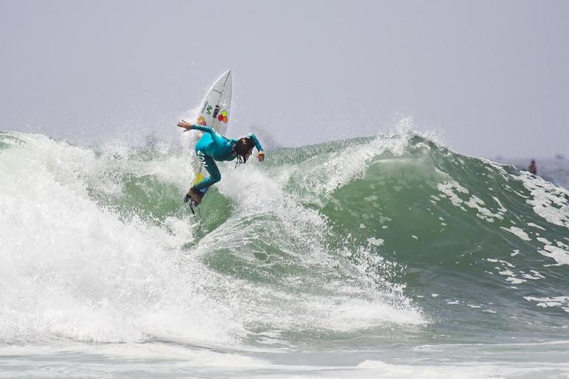 Con figuras mundiales comenzará el campeonato de surf femenino en Punta de Lobos