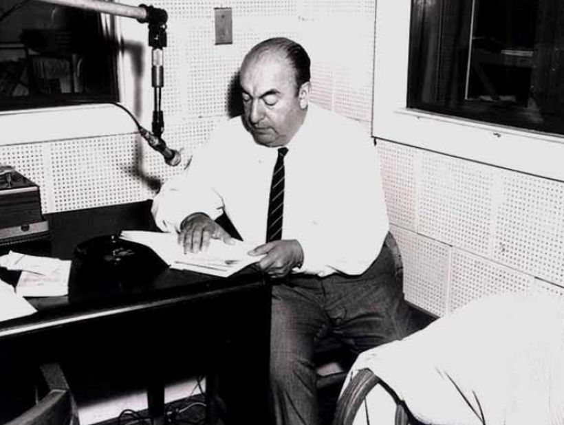 El Gobierno aclaró que existen "versiones contrapuestas" respecto a muerte Neruda