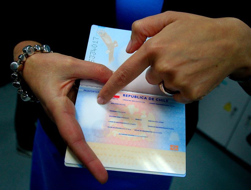 Director de Registro Civil anunció la postergación del alza en el precio del pasaporte