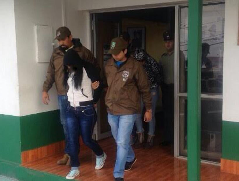 Carabineros De Antofagasta Detuvo A Dos Mecheras Con Un Amplio