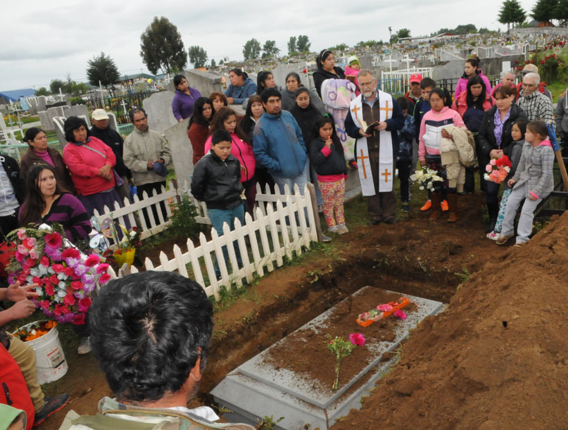 Familia osornina logró finalmente sepultar a mujer con obesidad mórbida