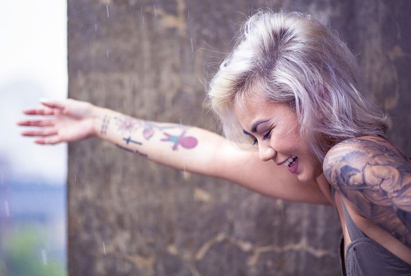 Las mujeres tatuadas tienen la autoestima más alta, sugiere un estudio