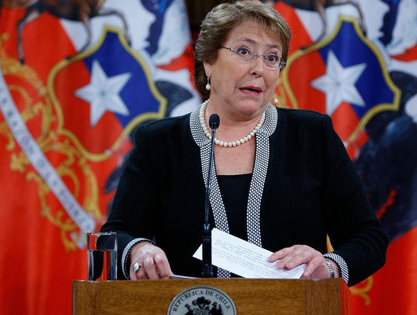 Encuesta CEP: aprobación a gestión de Bachelet se ubicó en 24%