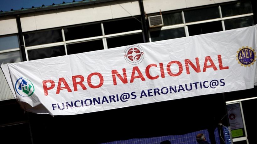 Paro indefinido de la DGAC provoca estragos en Aeropuerto Arturo Merino Benítez