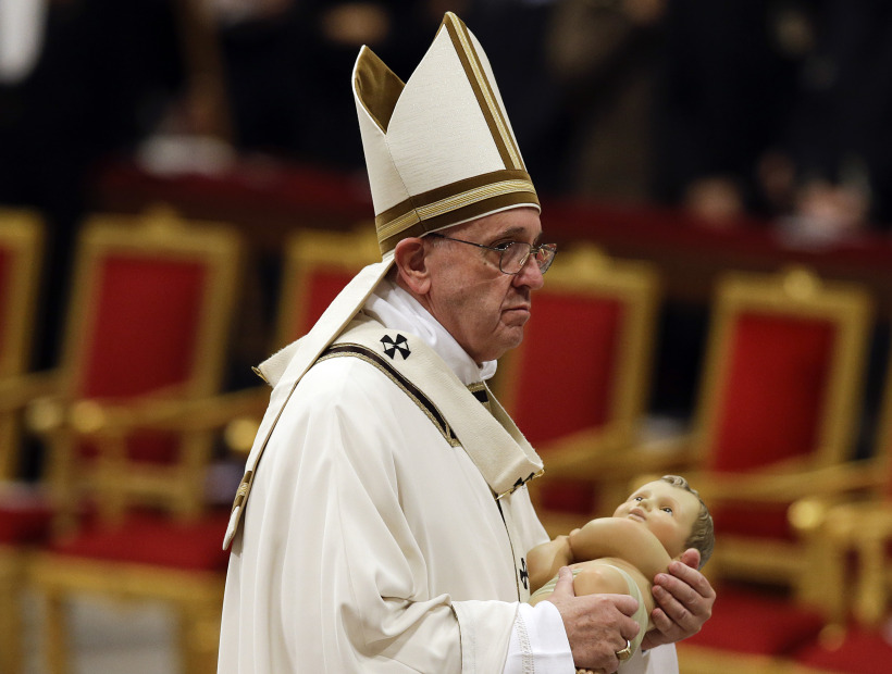 El Papa Francisco criticó a la sociedad de consumo en Misa de Gallo