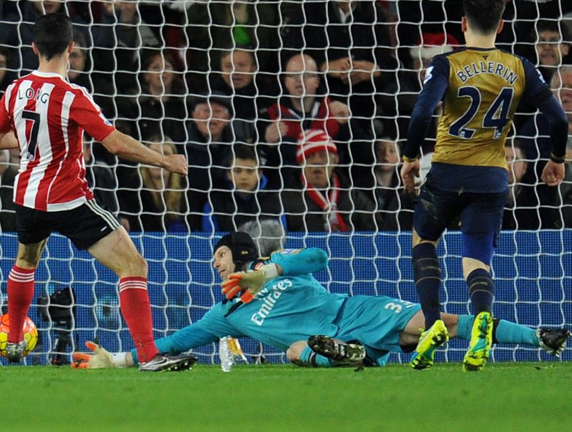 El Arsenal fue goleado por 4-0 por el Southampton y lo complica en la parte alta