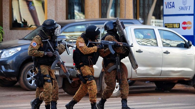 Al menos 23 muertos de 18 nacionalidades en el ataque al hotel de Burkina Faso