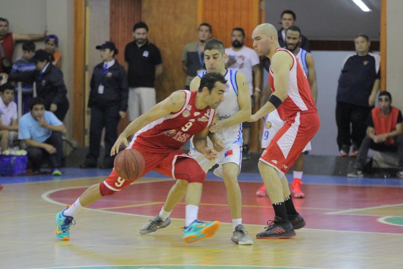 Otro instante del enfrentamiento entre valdivianos y chilotes (La Estrella de Ancud).