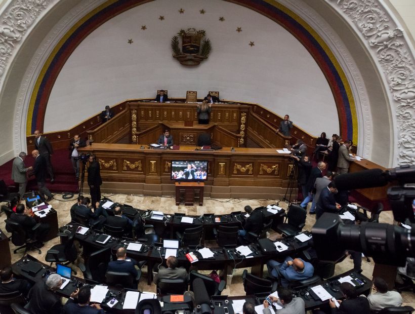 Venezuela: Supuesto grupo chavista detonó explosivo propagandístico cerca del Parlamento