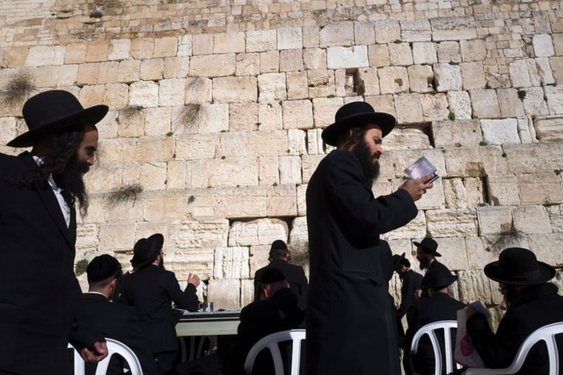 Israel autorizó a hombres y mujeres a orar juntos en Muro de los Lamentos