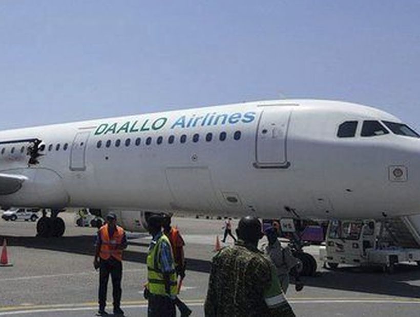 Confirmaron que la explosión del avión somalí fue causada por una bomba